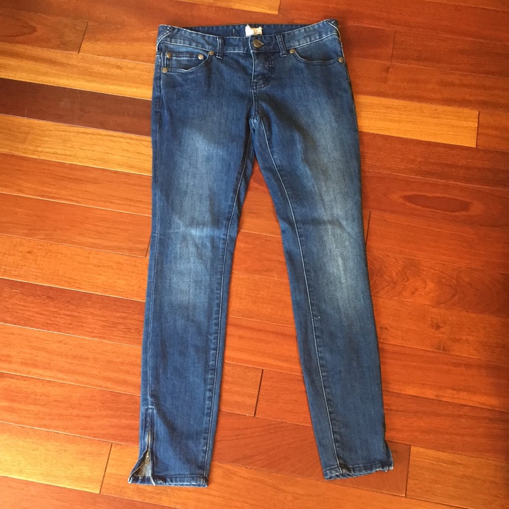 Free People Medium Wash Jeans Sz 25, inseam 27